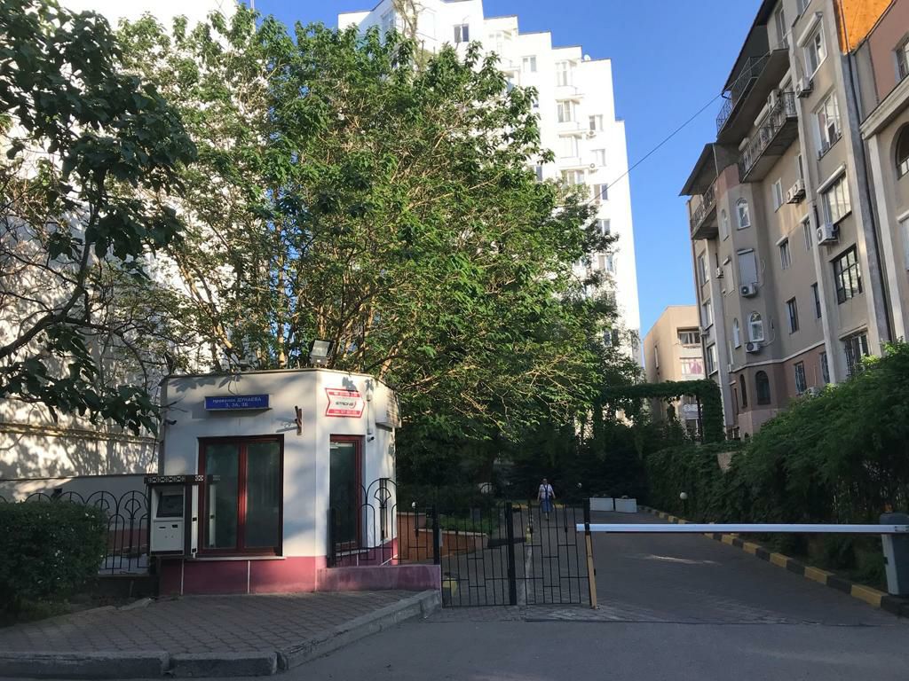 Продажа 3-комнатной квартиры в переулке Дунаева