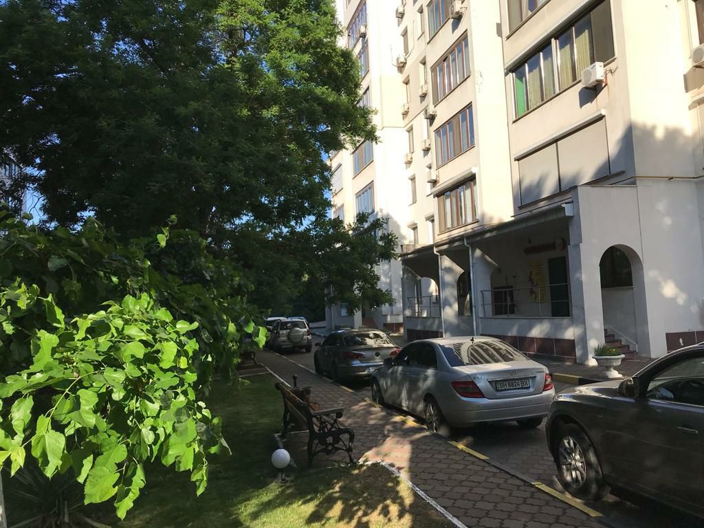 Продажа 3-комнатной квартиры в переулке Дунаева