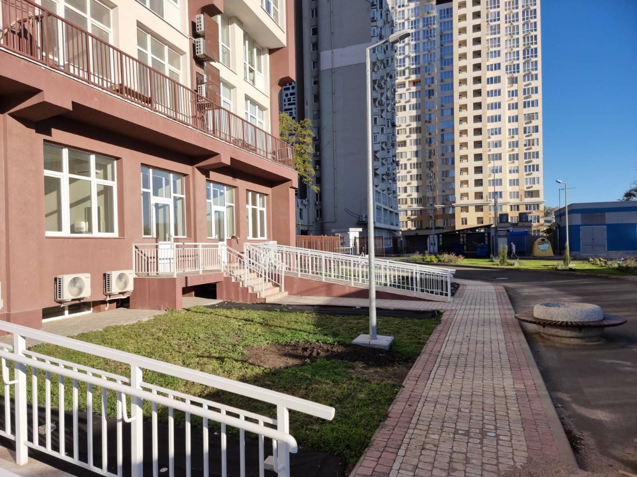 Продажа коммерческого помещения в ЖК