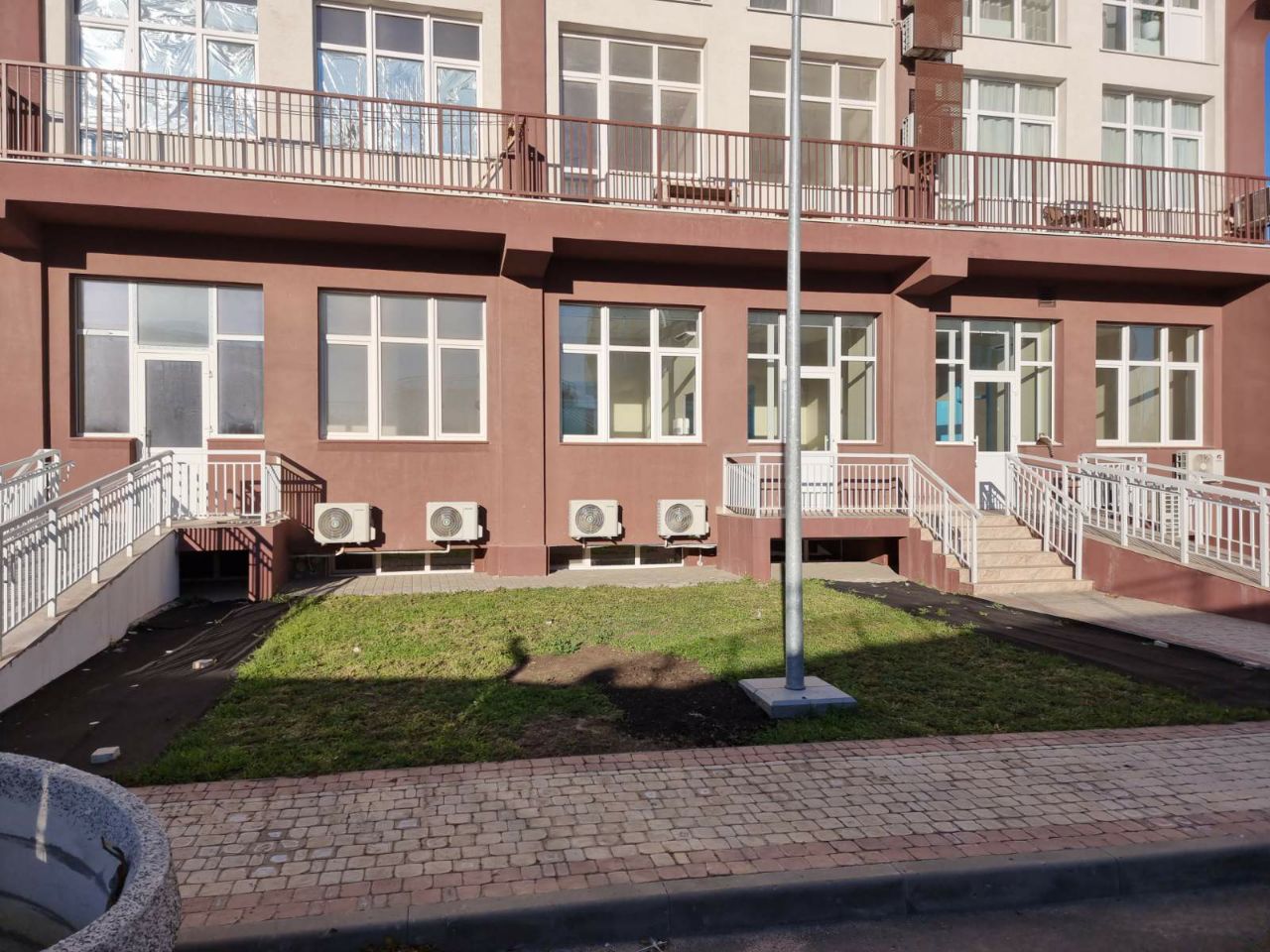 Продажа коммерческого помещения в ЖК