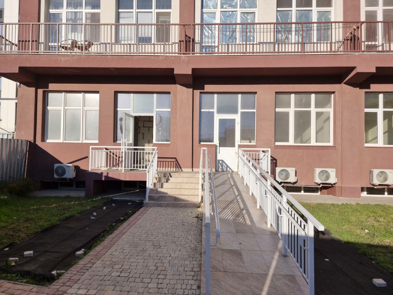Продажа коммерческого помещения в ЖК