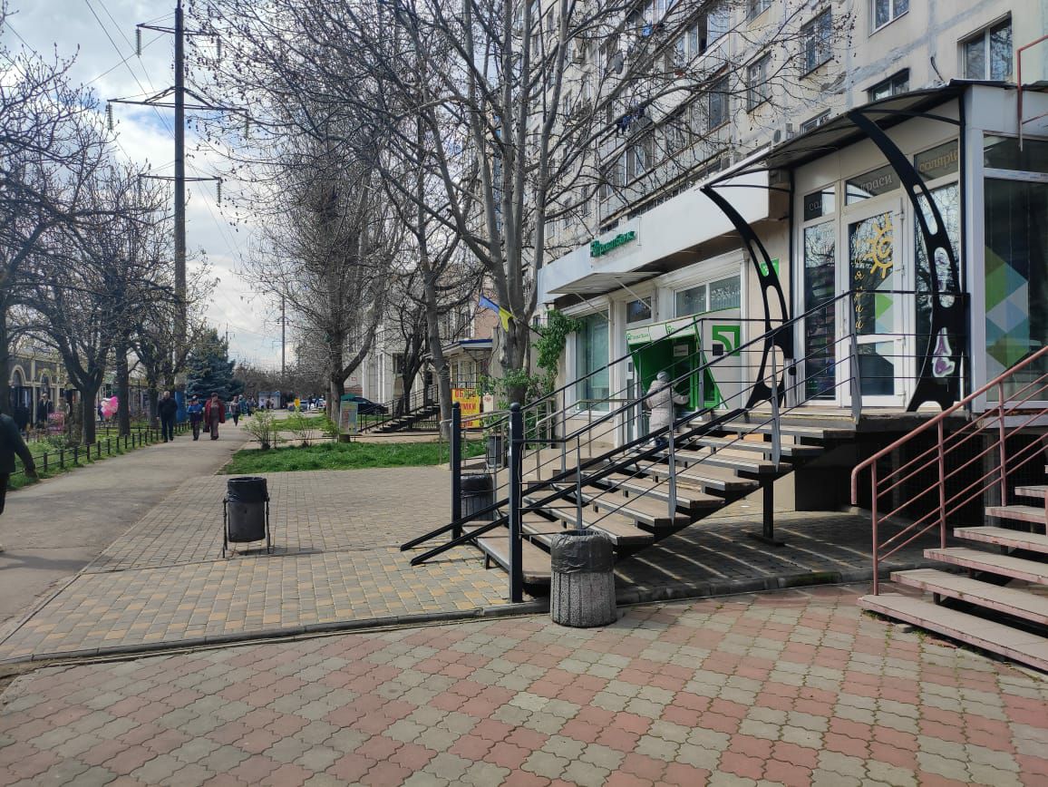 Аренда фасадного помещения на Таирова