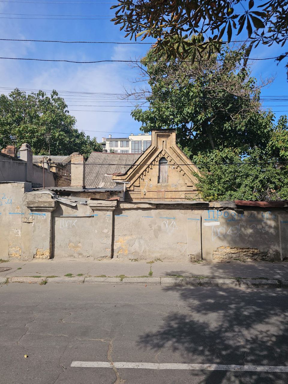 Продажа 1/3 дома по улице Вице-Адмирала Азарова 12
