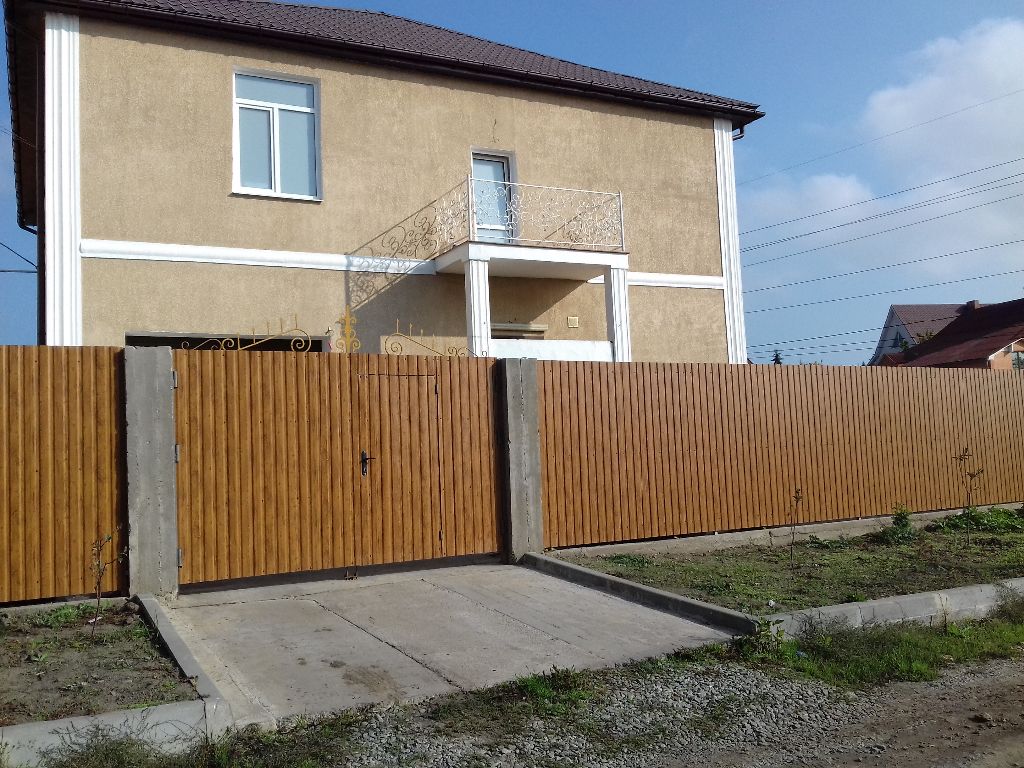 Продам дом в Червоном хуторе