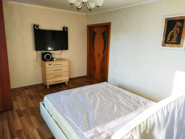 В продаже трехкомнатная квартира