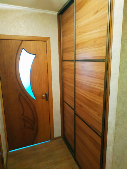 В продаже трехкомнатная квартира