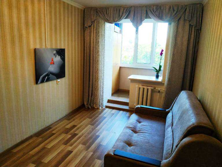 В продаже трехкомнатная квартира