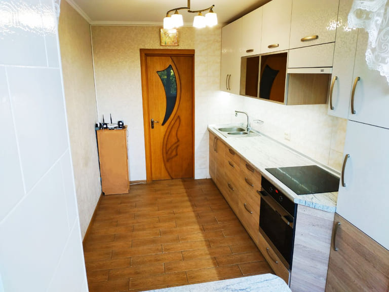 В продаже трехкомнатная квартира