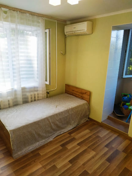 В продаже трехкомнатная квартира