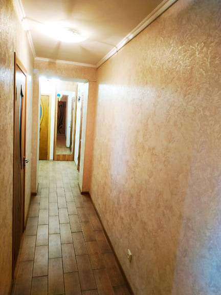 В продаже трехкомнатная квартира