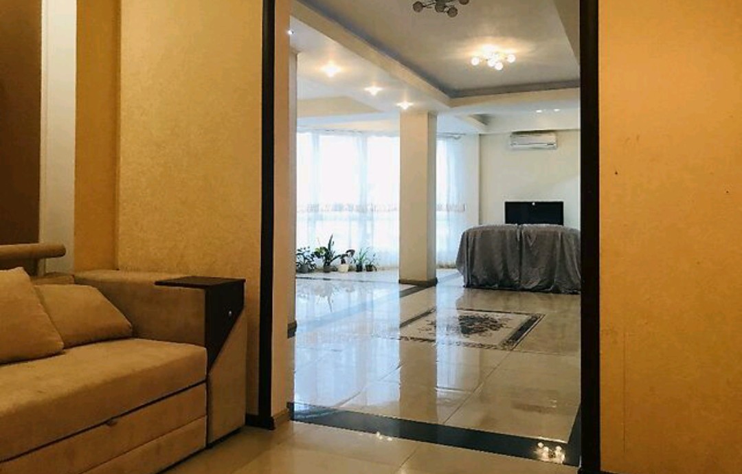ПРОДАНА!!! 4-комнатная квартира в Киевском районе